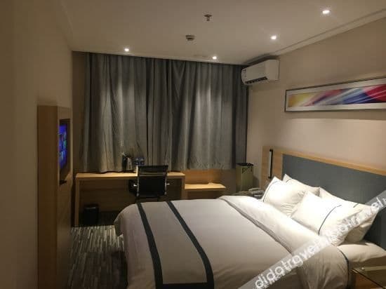 Guestroom (Queen bed)