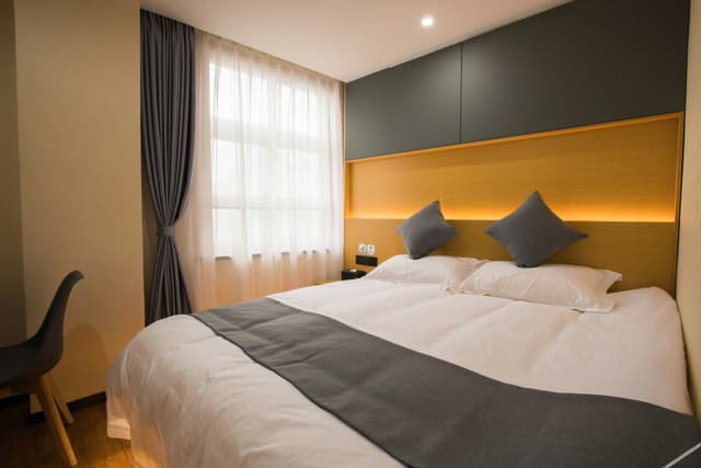 Queen Room