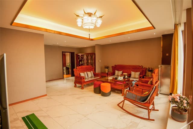 Presidential Deluxe Suite