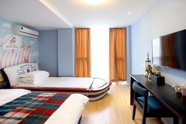 Deluxe Family Room