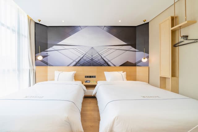Light Luxury Business Family Room