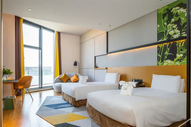 Lake-view Twin Room
