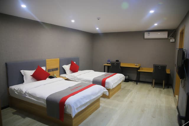 Deluxe Business Suite