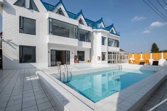 Deluxe Villa