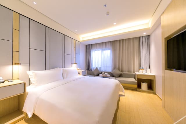 Queen Room