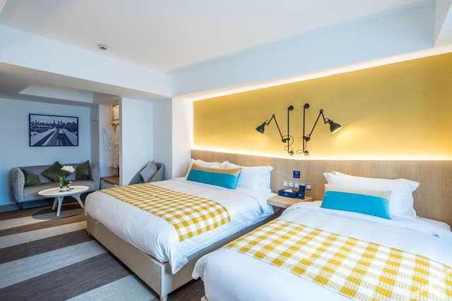 Deluxe Family Room
