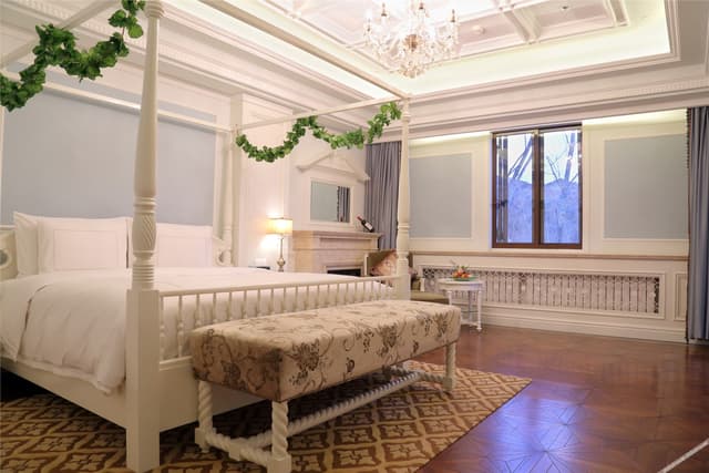 Deluxe Double Room (With Balcony)