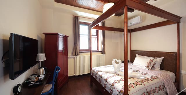 Yinghua Double Room