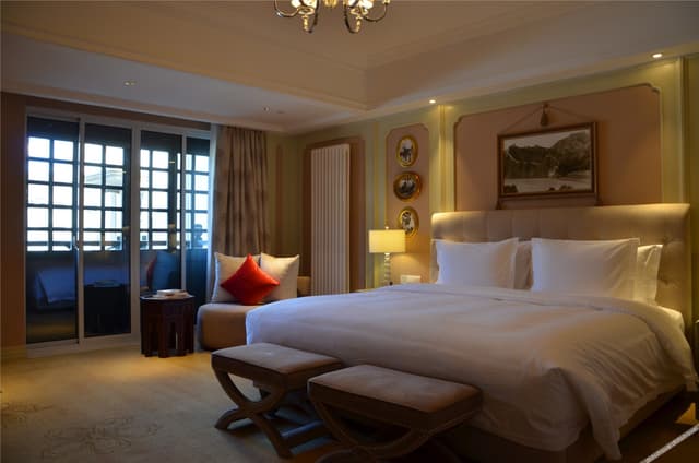 Superior Room (Double Bed) (Balcony)