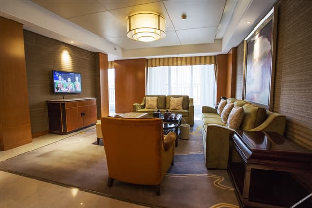 Deluxe Great Wall View Suite