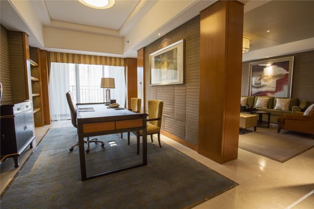Deluxe Great Wall View Suite