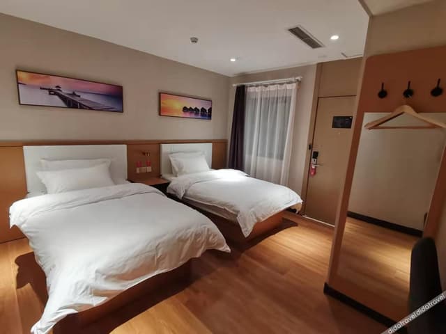 Guestroom (2 Beds)