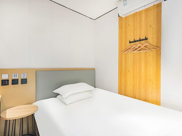 Sunshine Double Room