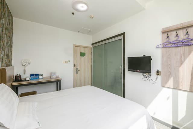 Superior Business Room