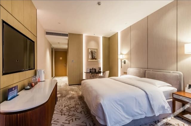 Executive Room - Garden-View (Double Bed)
