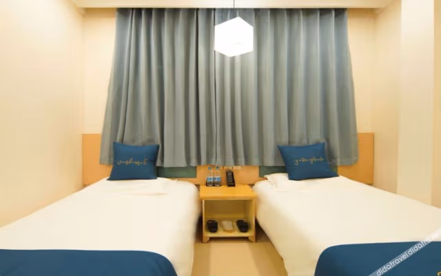 Standard Twin Room (No window)