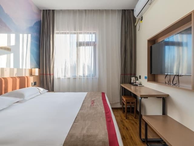 Business Queen Room