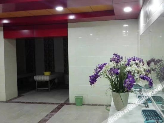 หลงอิง บิสซิเนส โฮเทล (Long Ying Business Hotel)2