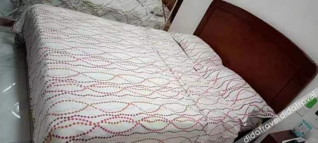 Discount Queen Room (No window)