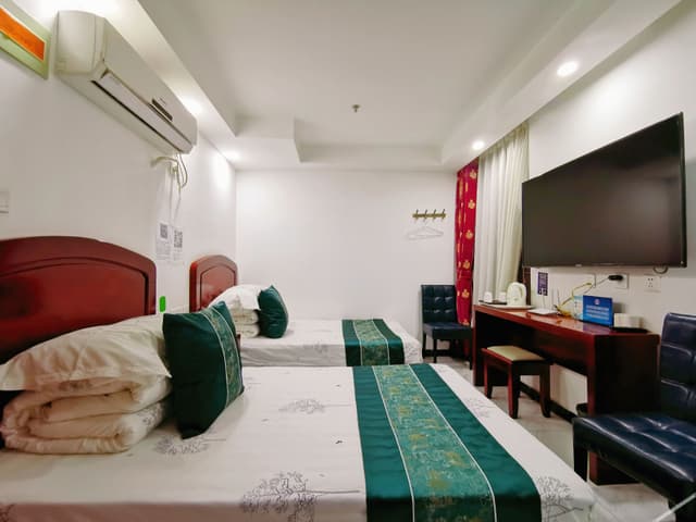 Business Standard Room