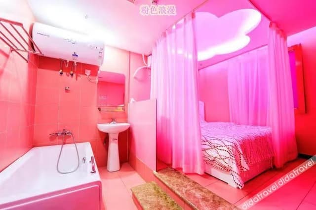 Couples'Themed Room (No window)