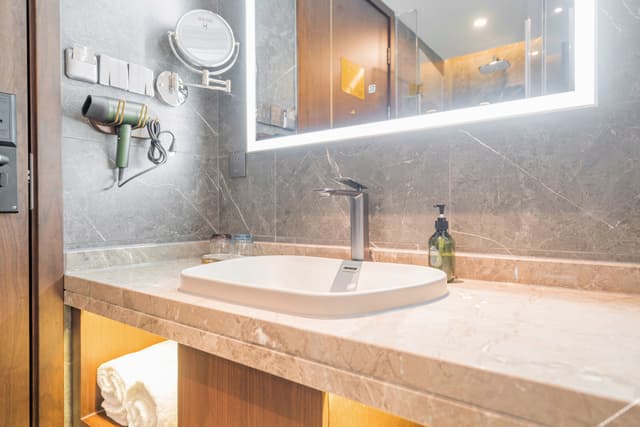 Superior Business Queen Room
