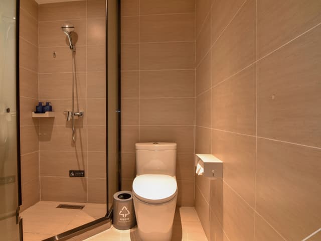 Queen Room A (No window)