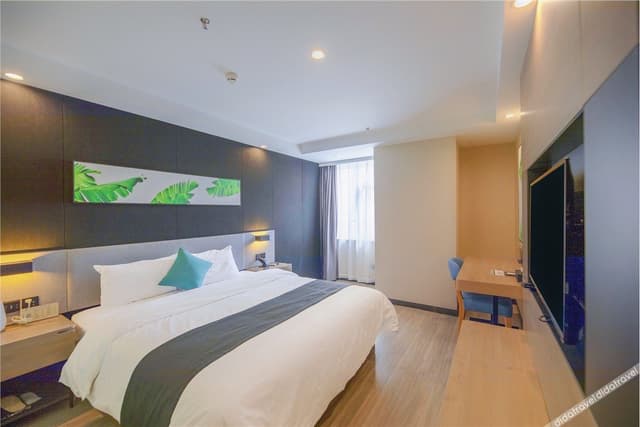 Boutique Queen Room