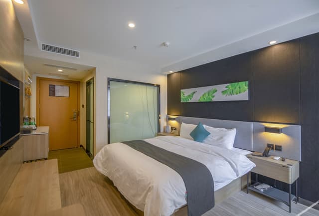Boutique Queen Room