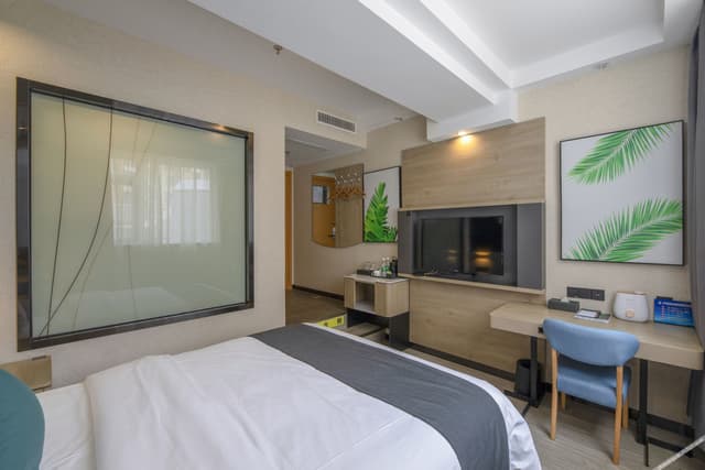 Boutique Queen Room