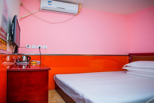 Standard Queen Room
