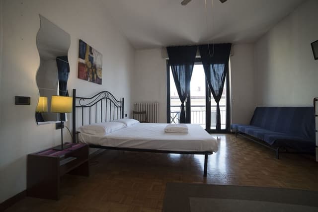 Double Room, 1 Queen Bed, Shared Bathroom