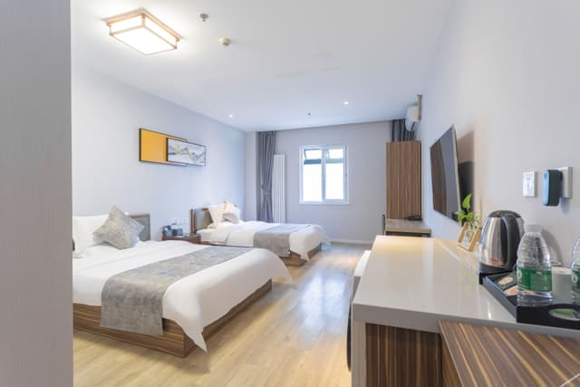 Comfy Twin Room