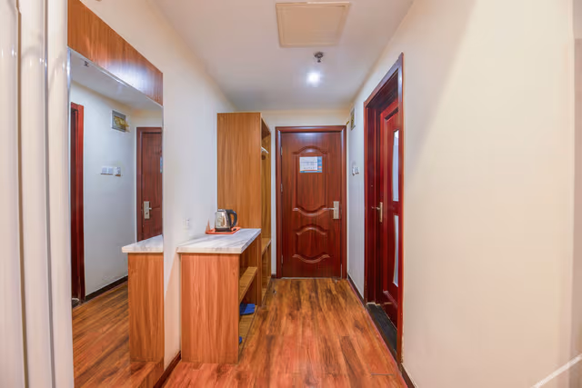 Business Standard Room