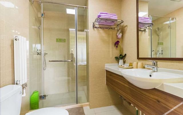 Panoramic Deluxe Queen Room