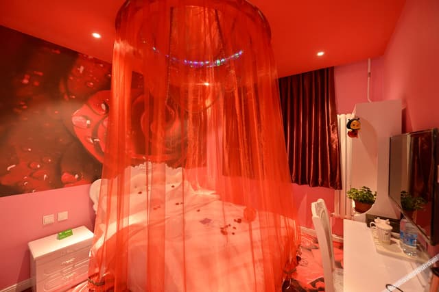 Romantic Themed Room