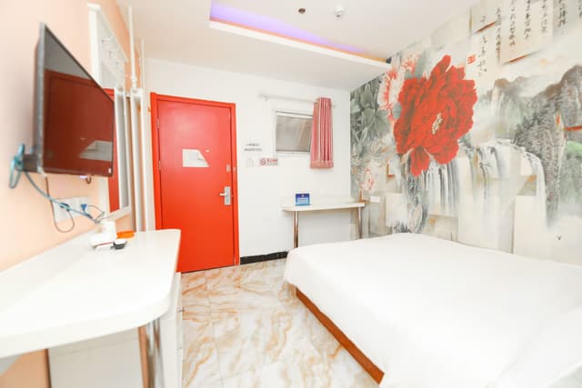Standard Queen Room