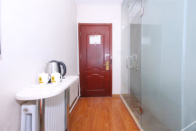 Standard Queen Room