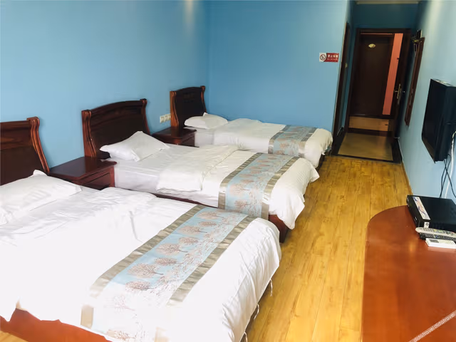 Cozy Triple Room