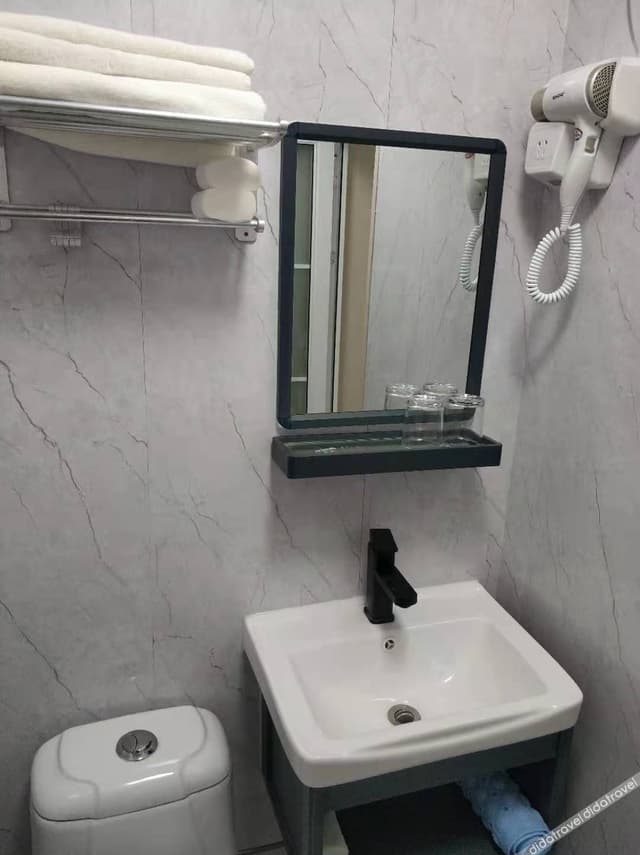 Queen Room A