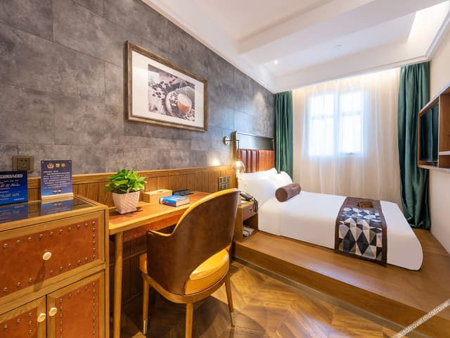 Queen Room