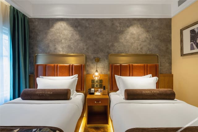 Business 2-bed Room