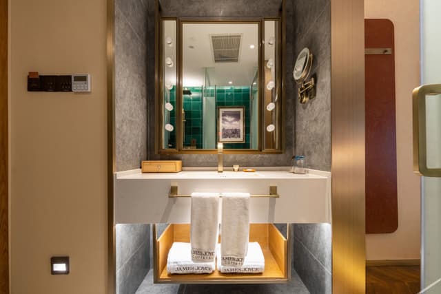 Business 2-bed Room