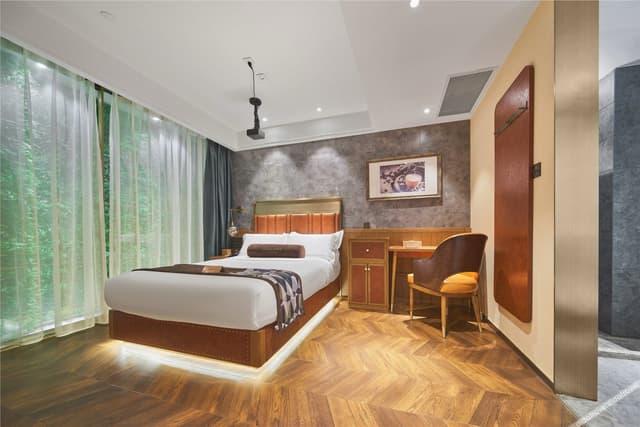 Guestroom - with View (Queen bed) (No window)