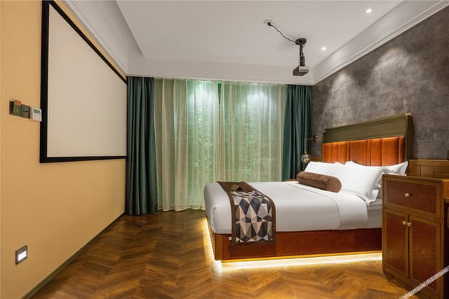 Guestroom - with View (Queen bed) (No window)