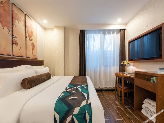Queen Room