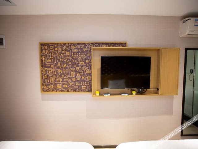Small U Comfort Twin Room