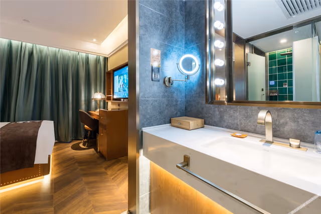 Queen Room