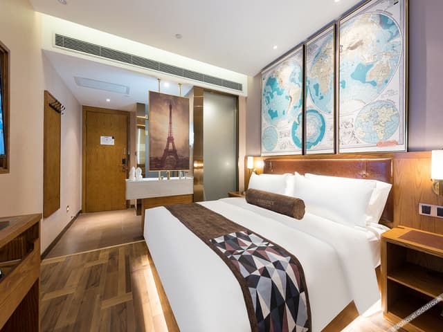 Queen Room