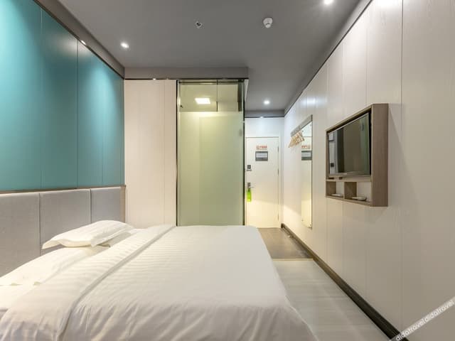 Queen Room